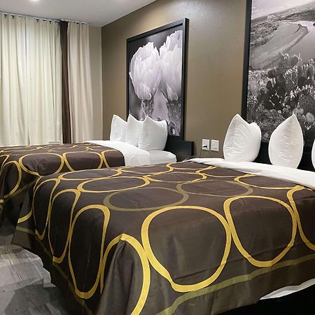 Super 8 By Wyndham Houston Nw Beltway 8-West Rd Hotel Bagian luar foto