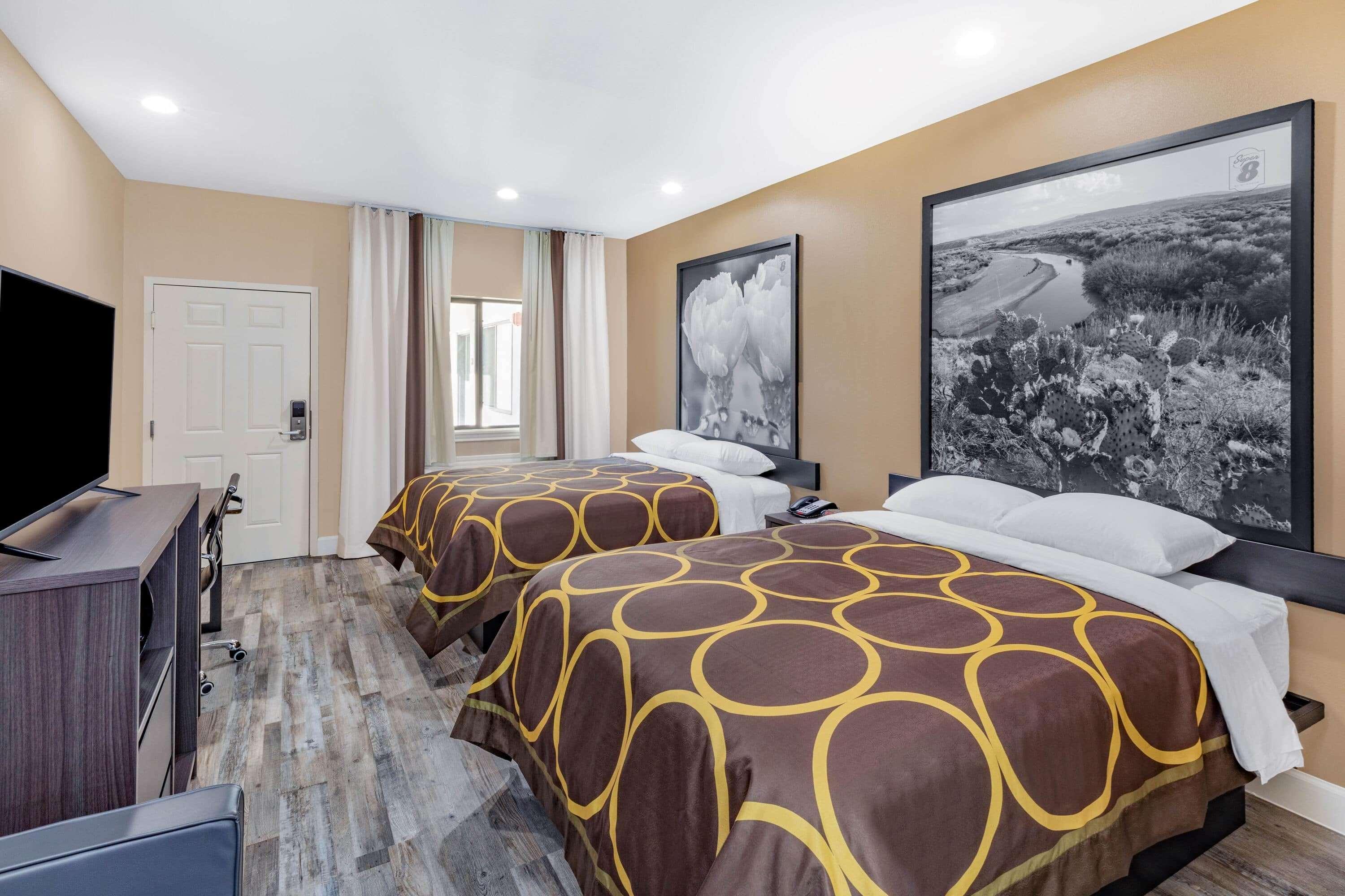 Super 8 By Wyndham Houston Nw Beltway 8-West Rd Hotel Bagian luar foto